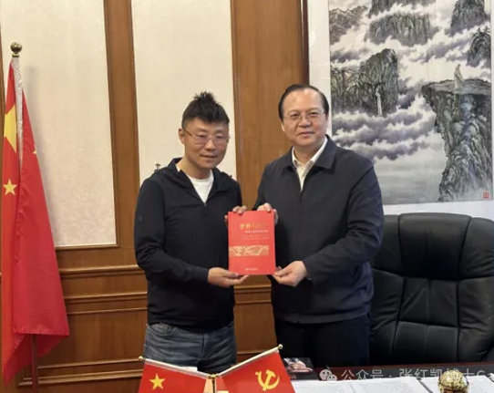 Prof. Zhang Hongkai Meets with Wang Tong, Director of the China Development Research Institute, to Discuss Cell Medicine Development Strategy